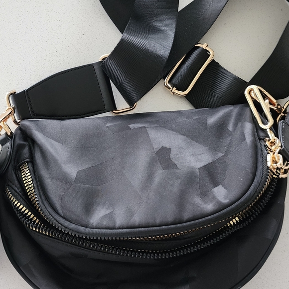 Crossbody waist bag - Picture 3 of 7